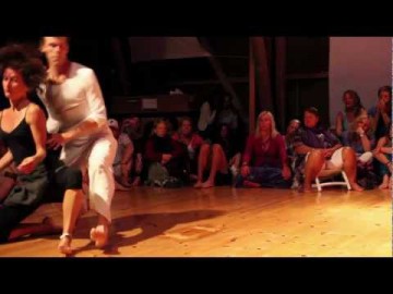 A Contact Improvisation Dialogue at NO MIND 2012